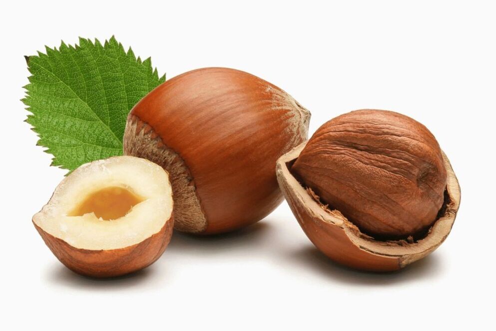 Haselnüsse sind eine Trockenfrucht, die für Männer jeden Alters geeignet ist.